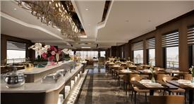 Du thuyền Azura Lan Hạ